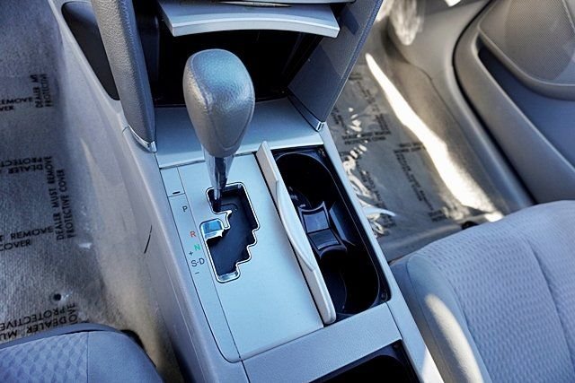 Used 2011 White Toyota LE image 24