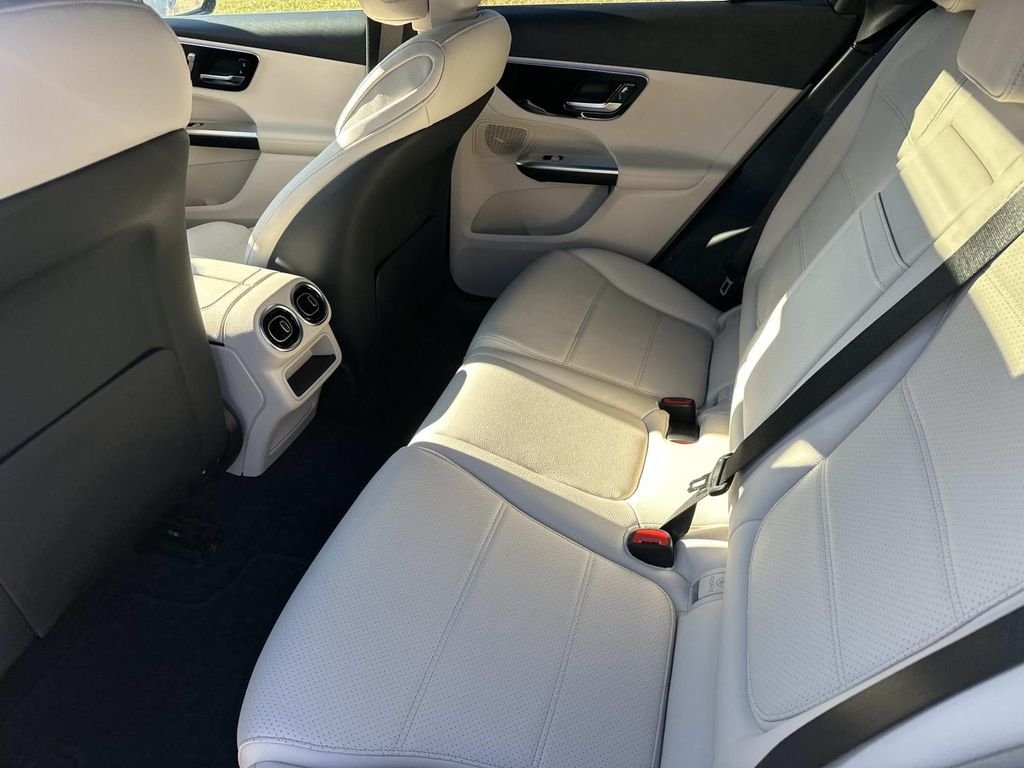 Used 2026 Polar White Mercedes-Benz GLC 300 image 14