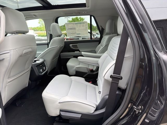 New 2025 Agate Black Metallic Ford Platinum® image 7