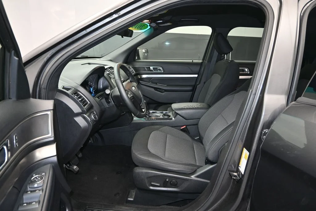 Used 2019 Gray Ford XLT image 13