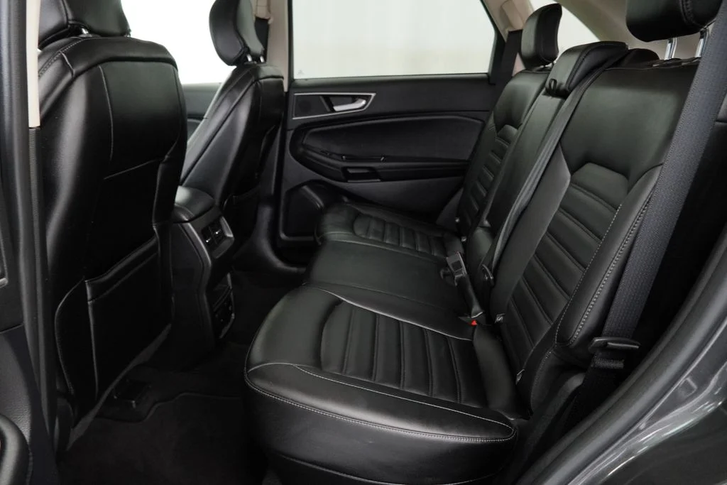 Used 2019 Gray Ford SEL image 11