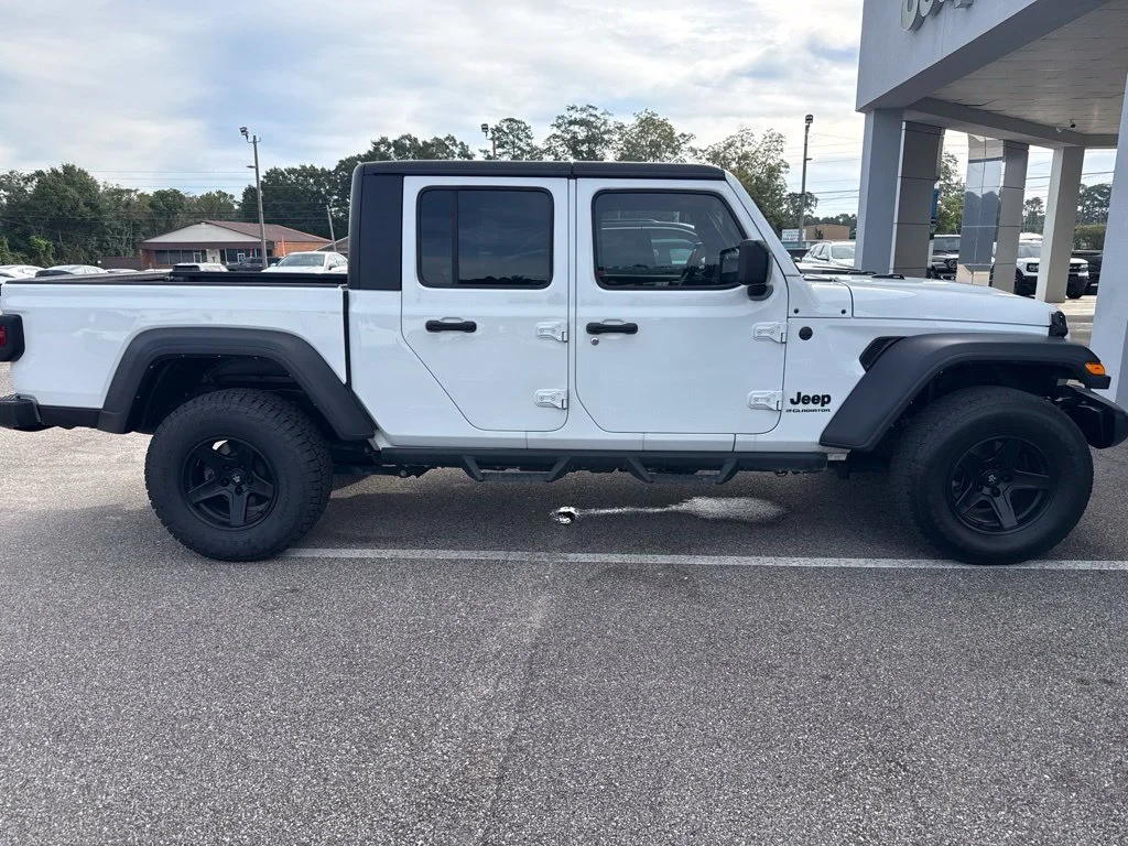 Used 2024 White Jeep Sport image 4