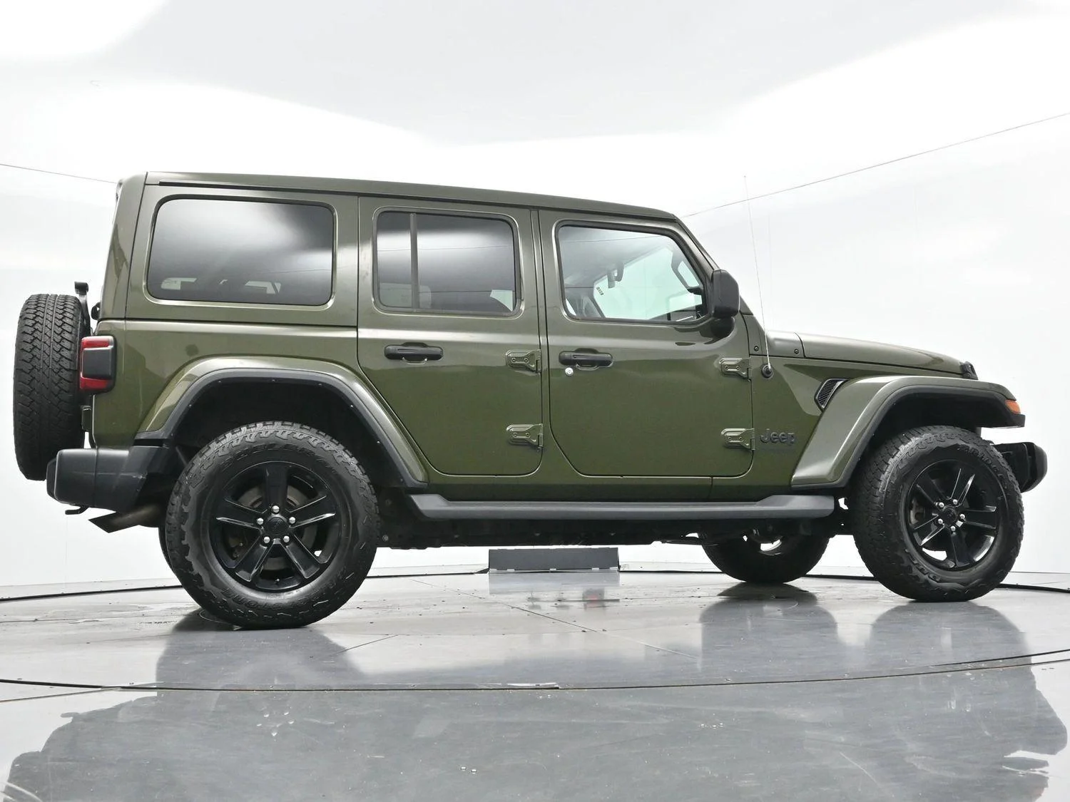 Used 2022 Sarge Green Clearcoat Jeep Unlimited Sahara Altitude image 53