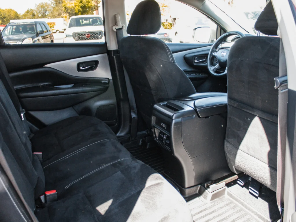 Used 2019 Red Nissan S image 23