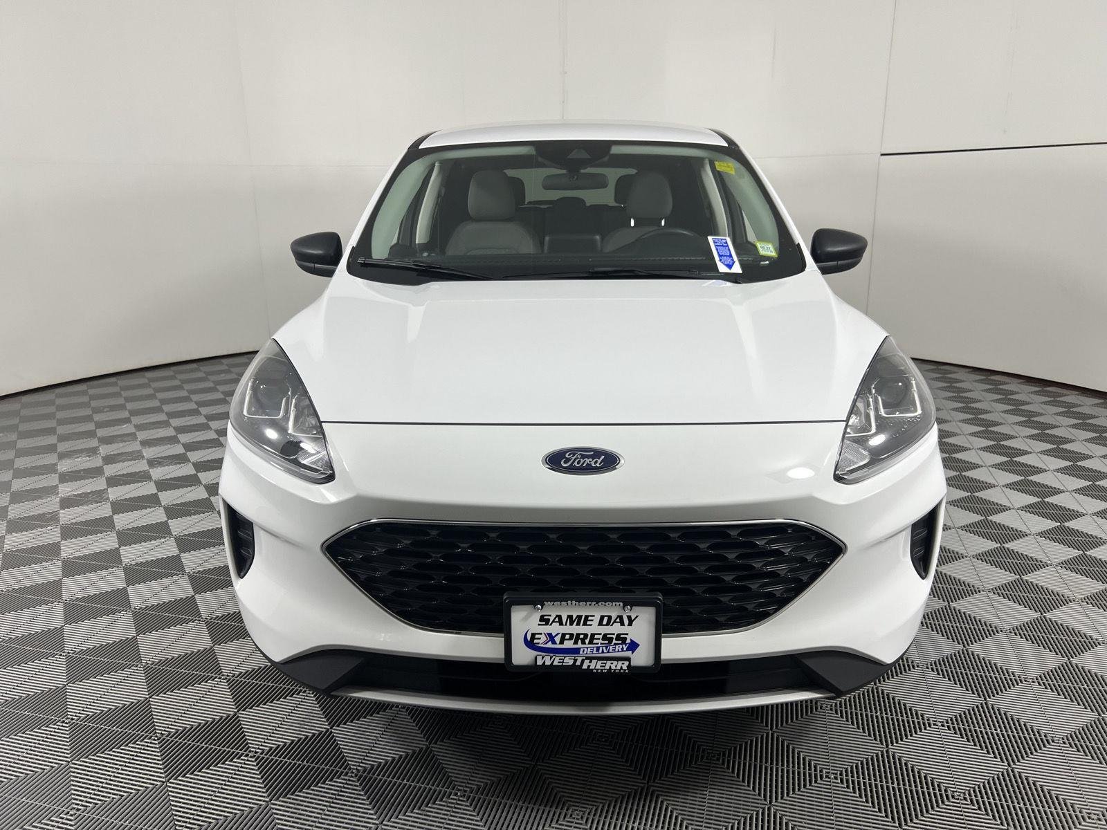 Used 2022 Oxford White Ford SE image 5