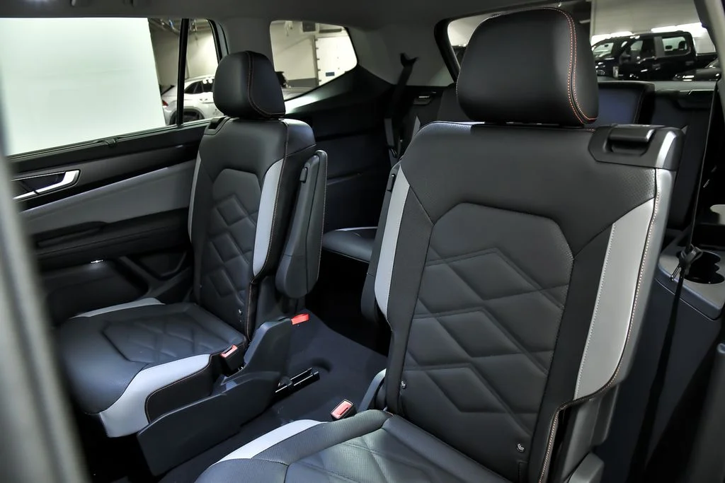 New 2026 Black Volkswagen 2.0T Peak Edition image 8