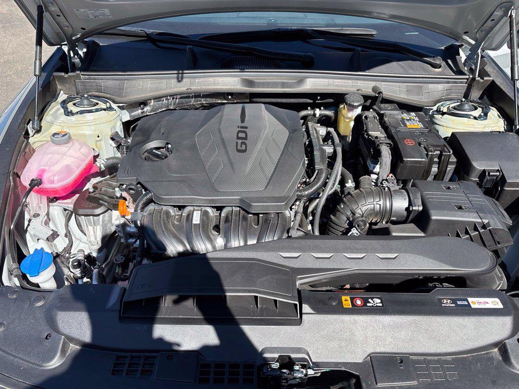 New 2026 Silver Hyundai SE image 13