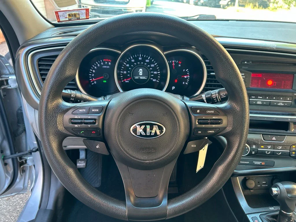 Used 2015 Silver Kia LX image 18