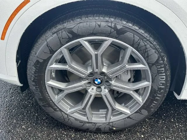 New 2027 Alpine White BMW xDrive40i image 7