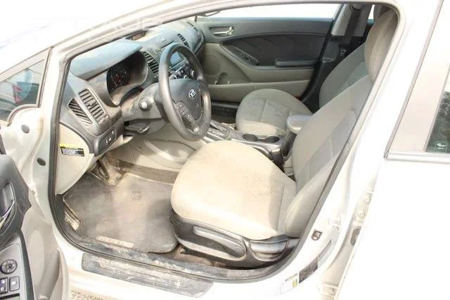Used 2016 Silky Silver Kia LX image 5