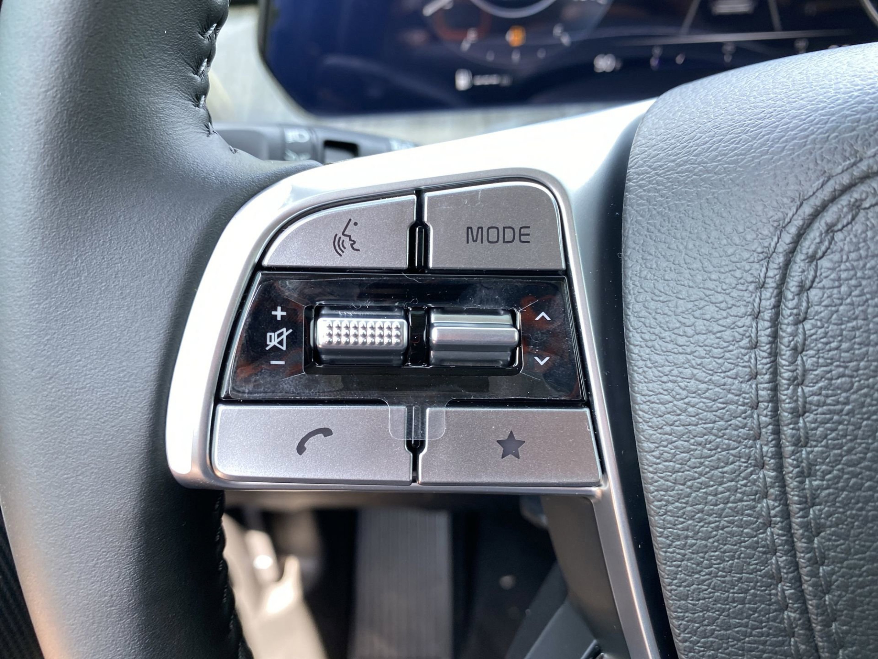 Certified Used 2025 Dark Moss Kia SX image 24