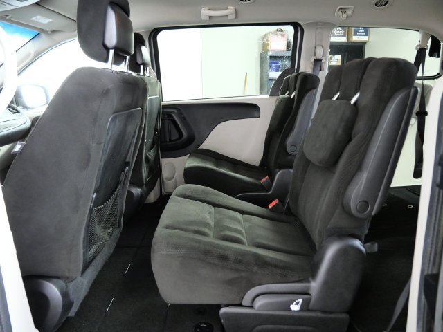 Used 2016 Silver Dodge SXT image 12