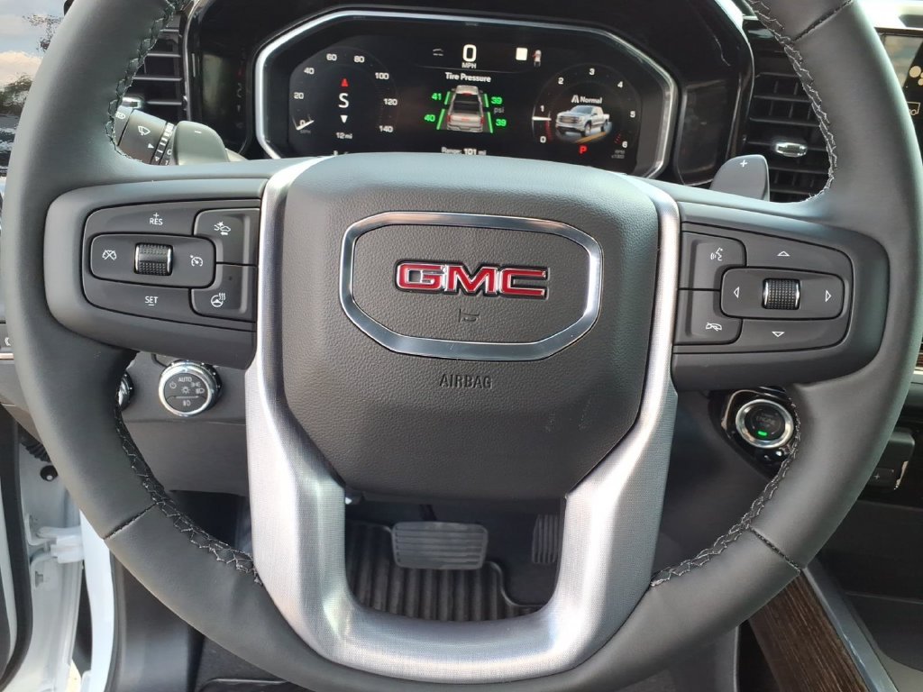 New 2026 Summit White GMC Elevation image 19