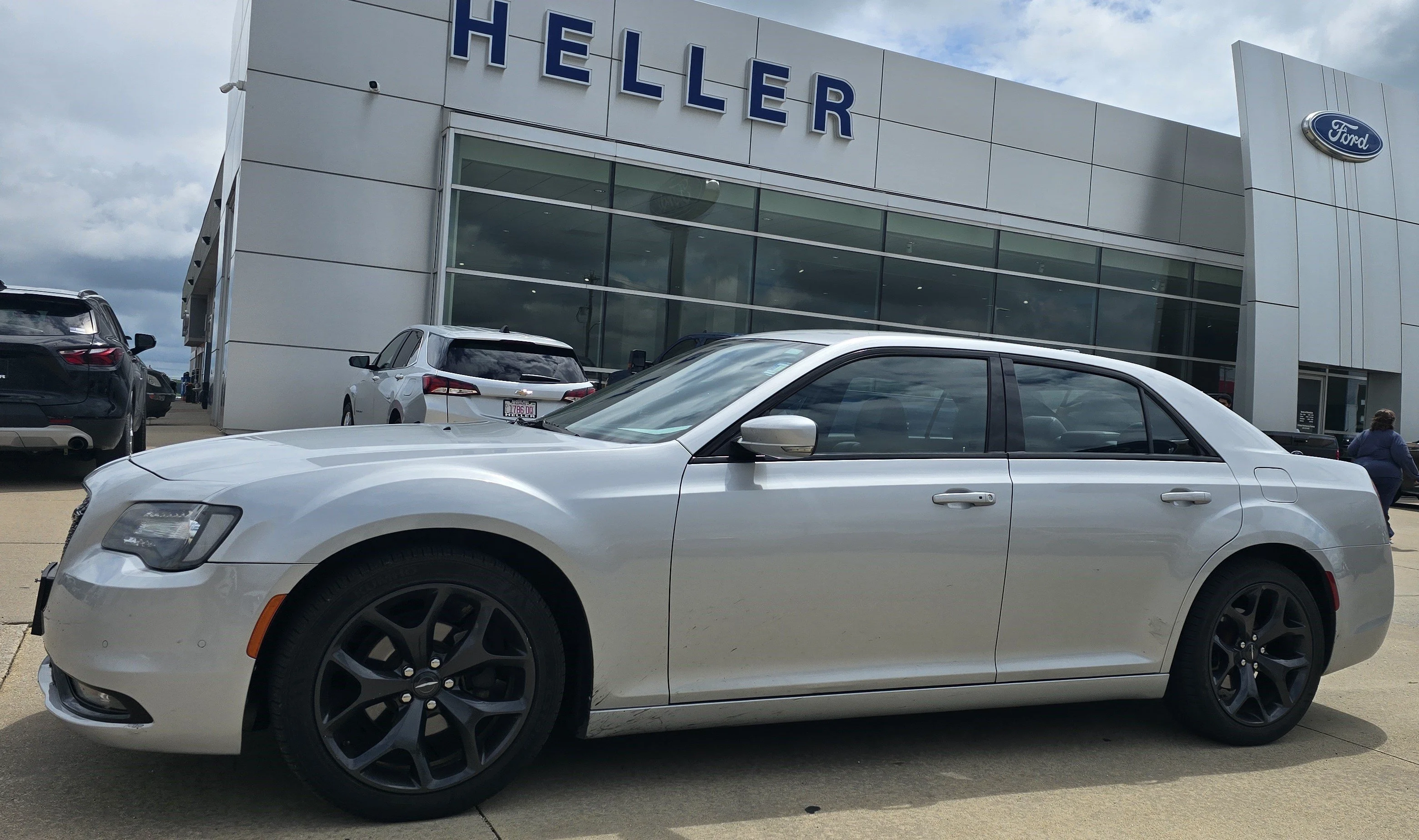 Used 2021 Silver Mist Clearcoat Chrysler S image 3