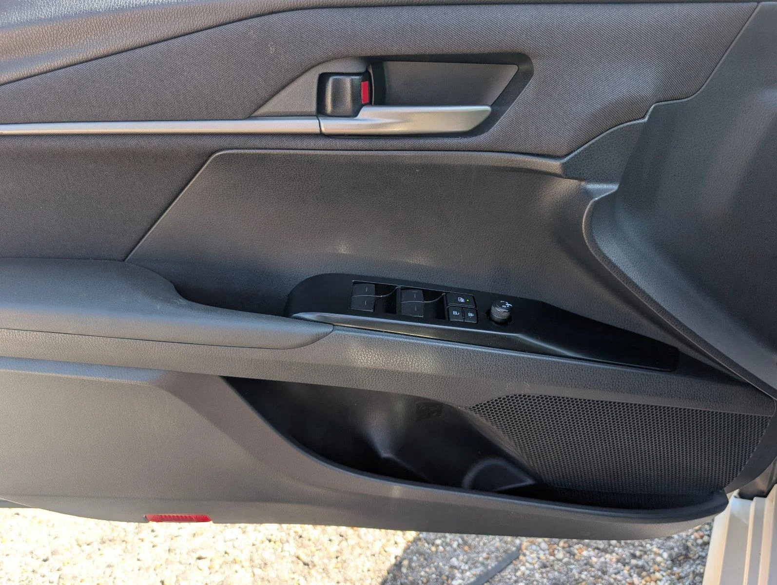 Used 2025 Ice Cap Toyota LE image 19