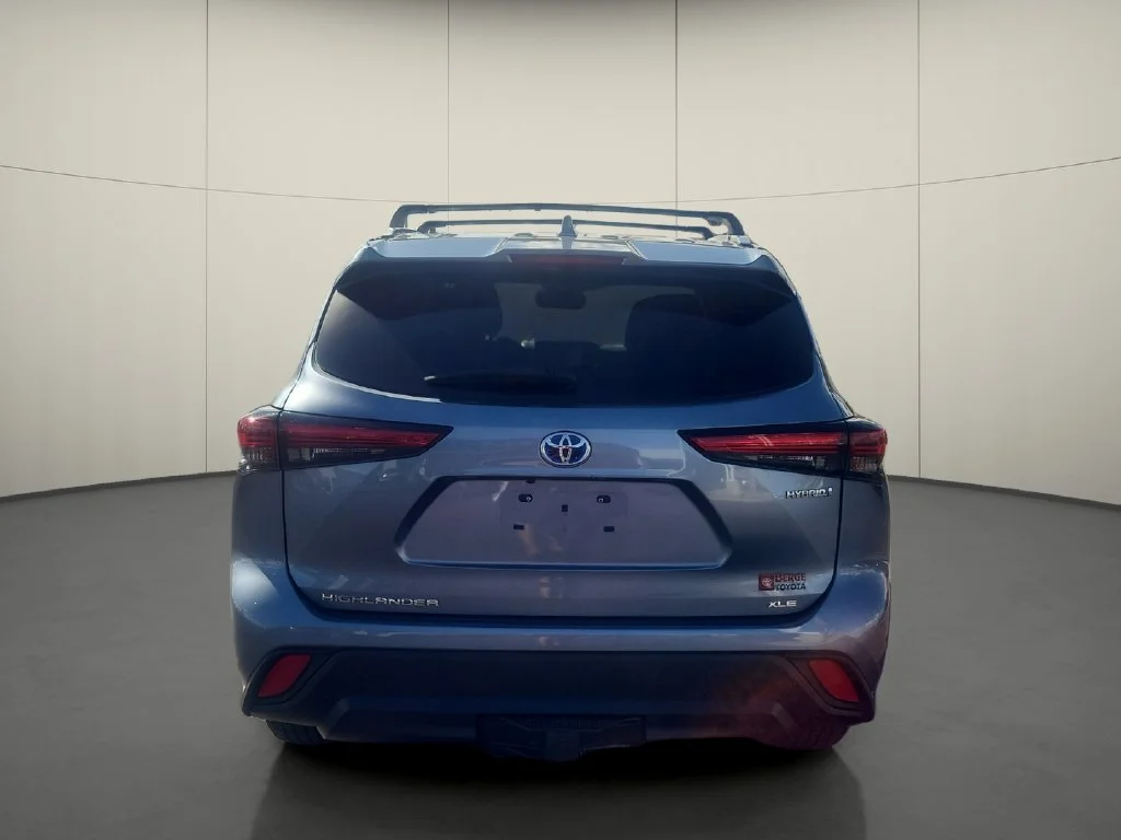 Used 2022 Blue Toyota XLE image 6
