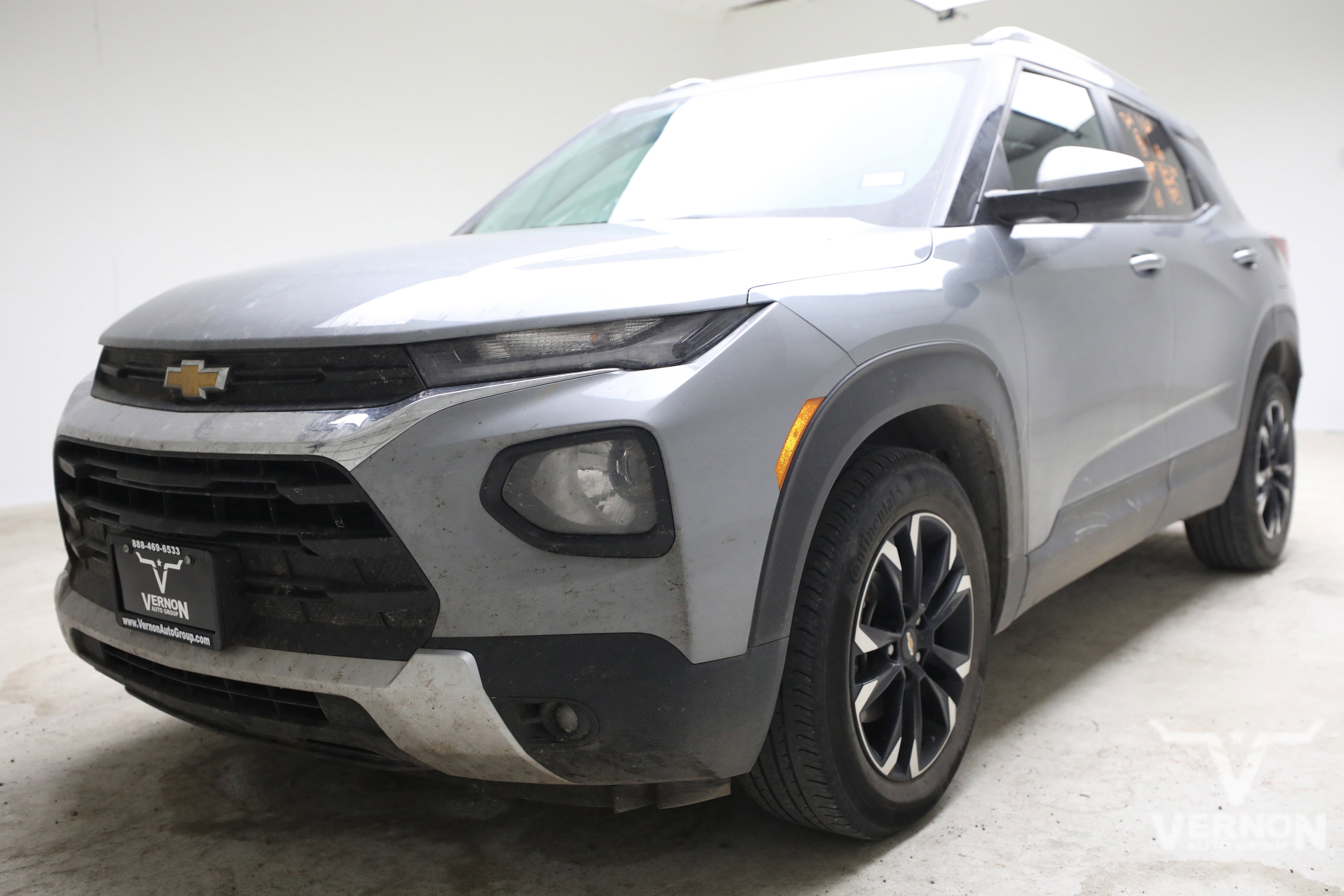 Used 2023 Sterling Gray Metallic Chevrolet Y image 1