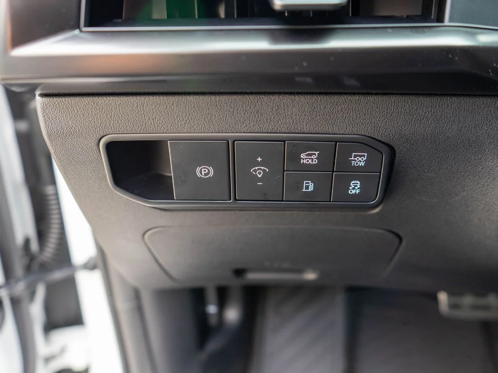 New 2027 Glacial White Pearl Kia X-LINE SX image 22