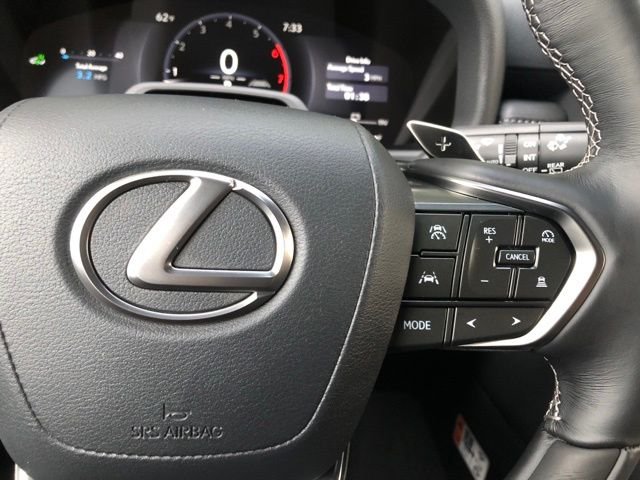 New 2026 White Pearl Lexus 600 Luxury image 29