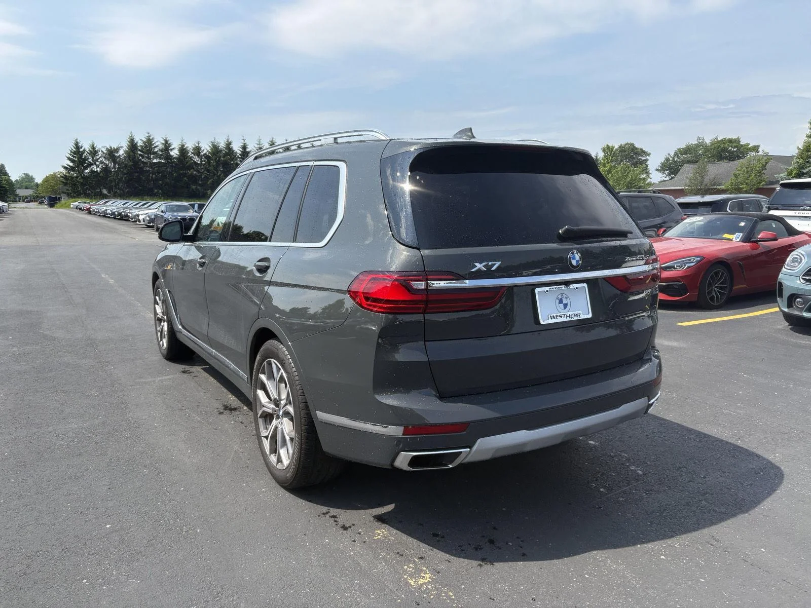 Used 2022 Dravit Grey Metallic BMW xDrive40i image 2