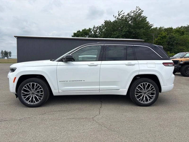New 2026 Bright White Clear-Coat Exterior Paint Jeep Summit image 6