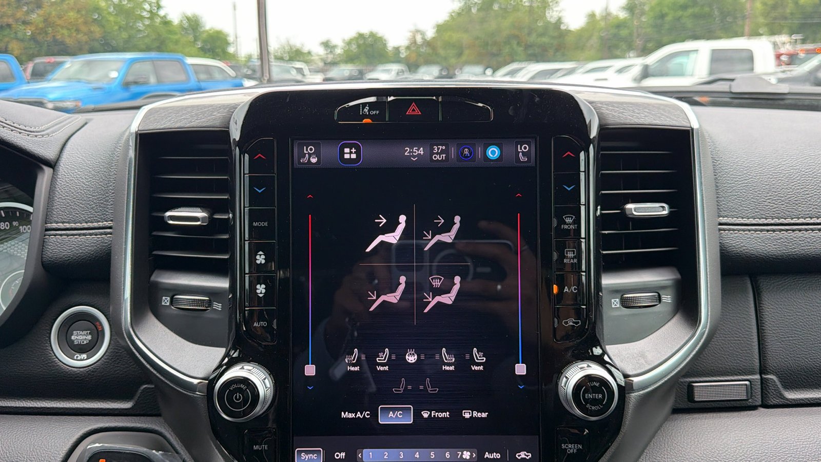New 2026 Diamond Black Crystal Pearl-Coat Exterior Paint RAM Laramie image 17