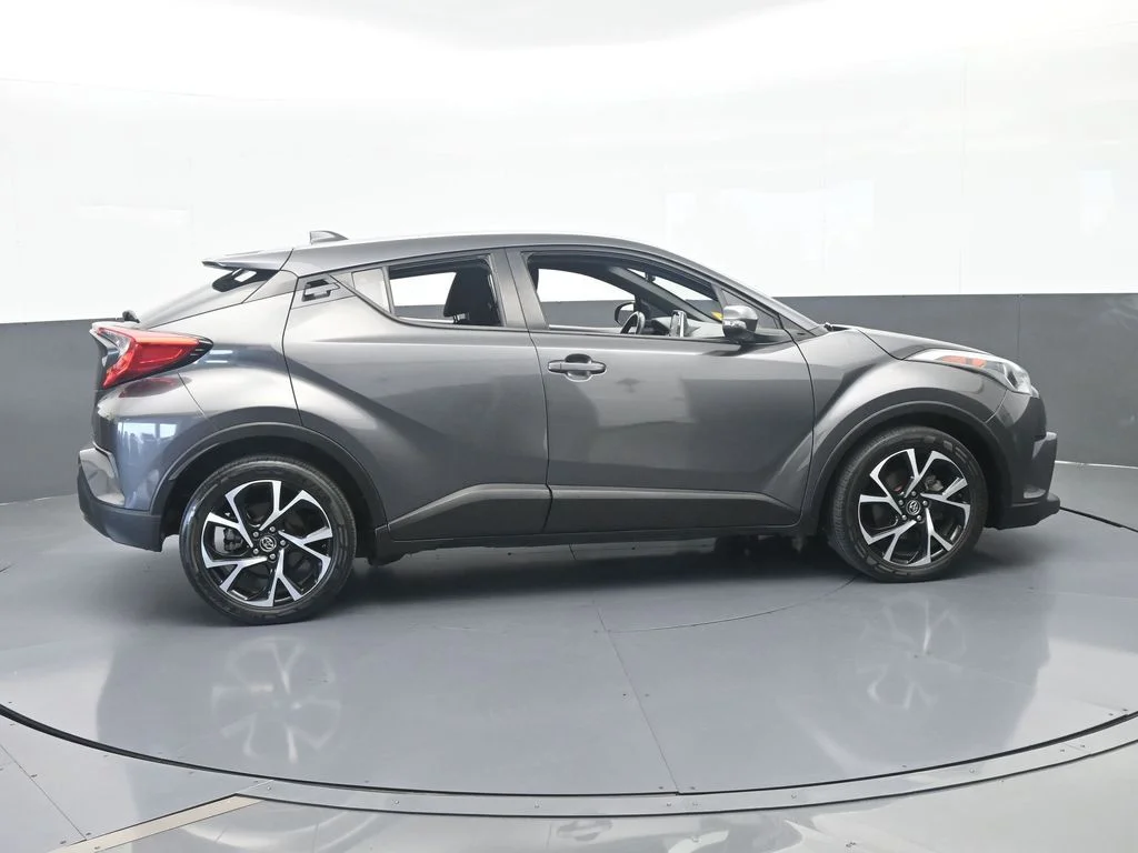 Used 2019 Magnetic Gray Metallic Toyota XLE image 7