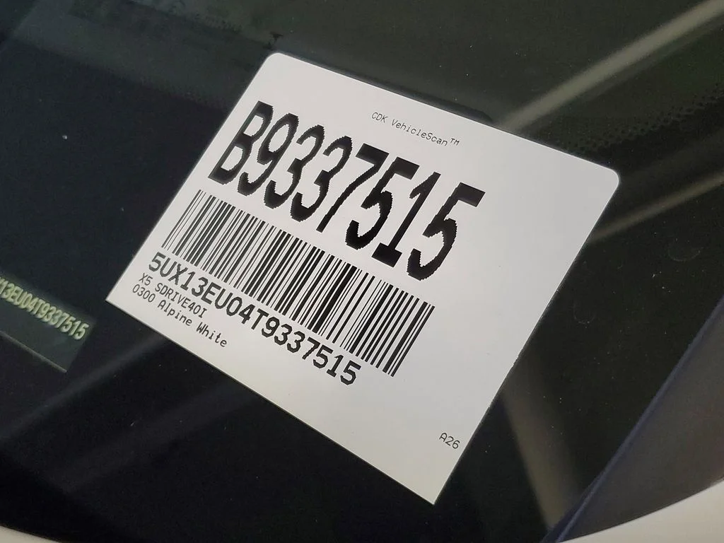 New 2026 White BMW sDrive40i image 27