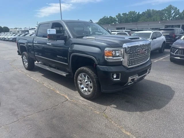 2018 GMC Sierra 4WD Crew Cab Standard Box Denali's photo