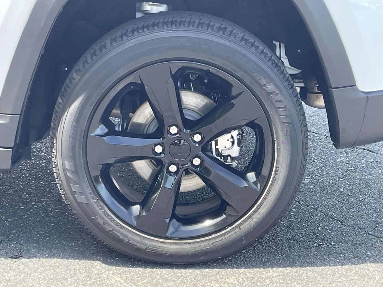 Certified Used 2023 White Jeep Altitude X image 12