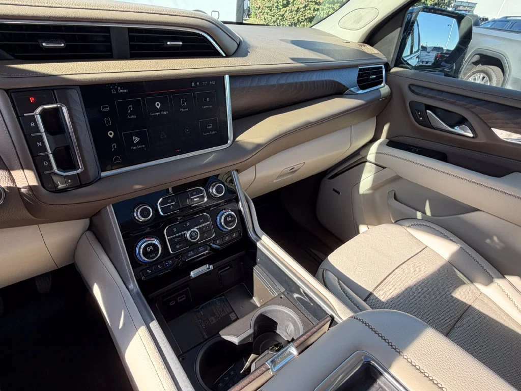 2023 GMC Yukon Denali - Photo 42