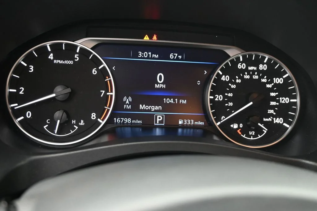 Used 2025 Red Nissan 2.5 SR image 22