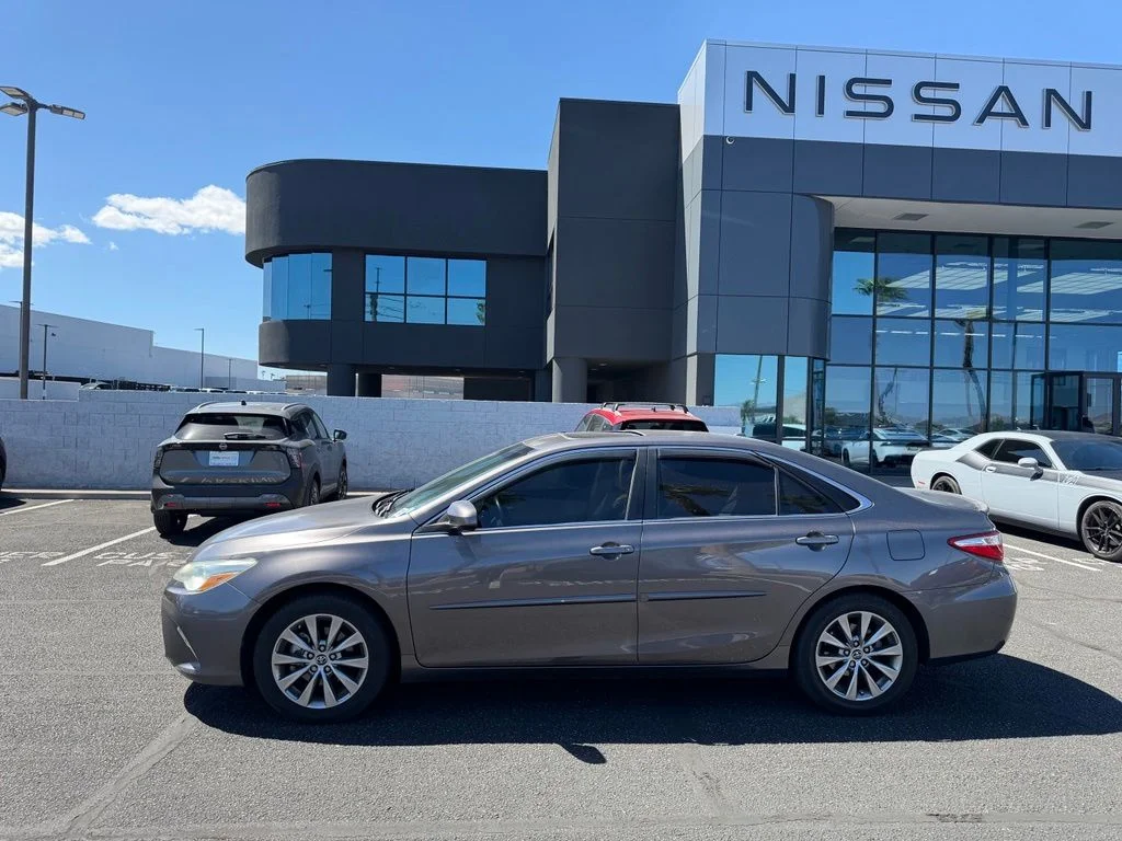 Used 2015 Gray Toyota XLE image 8