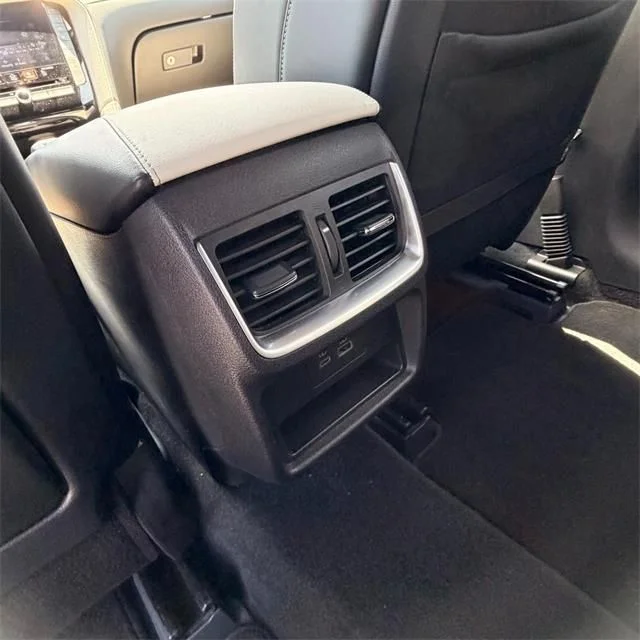 Used 2025 White INFINITI LUXE image 36