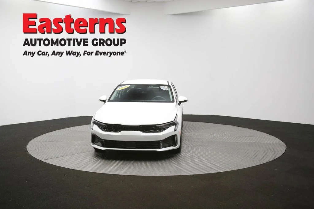 Used 2025 White Kia LXS image 54