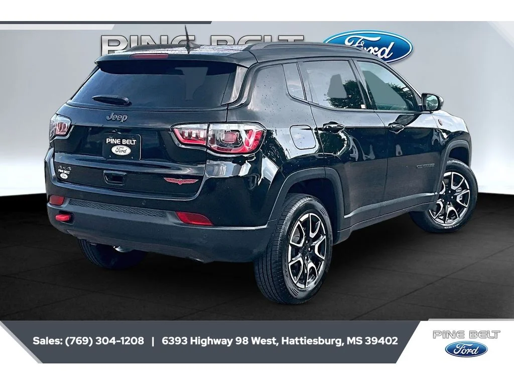 Used 2024 BLUE Jeep Trailhawk image 11