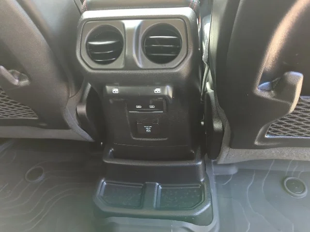 Used 2024 White Jeep Rubicon image 21