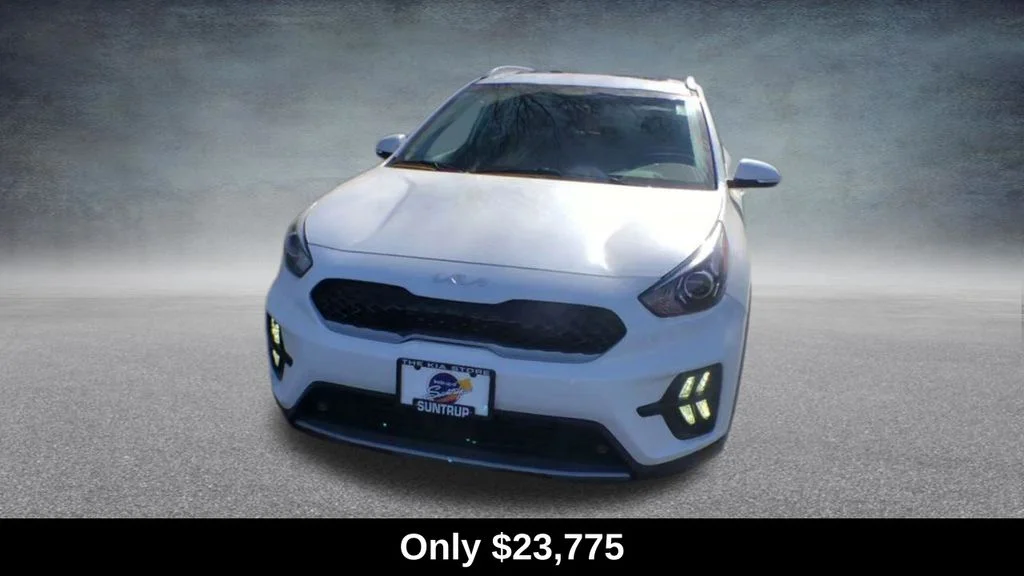Used 2022 White Kia EX Premium image 4