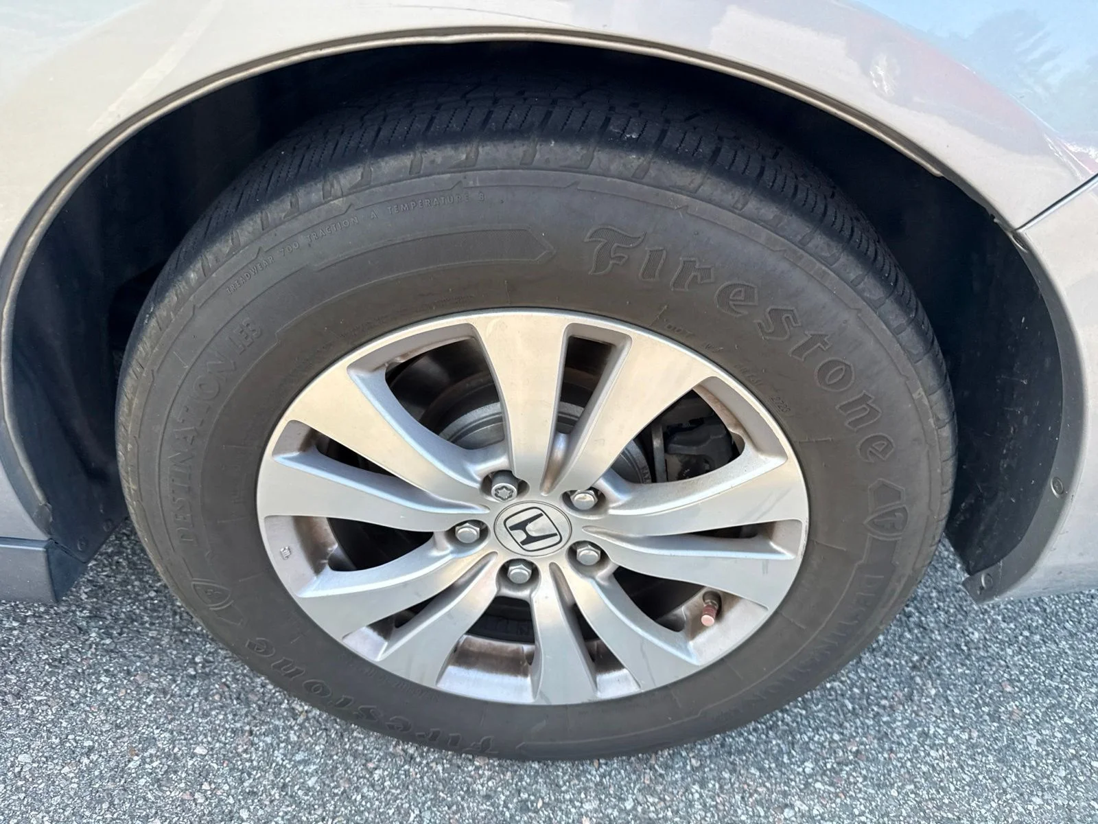 Used 2017 Silver Honda SE image 4
