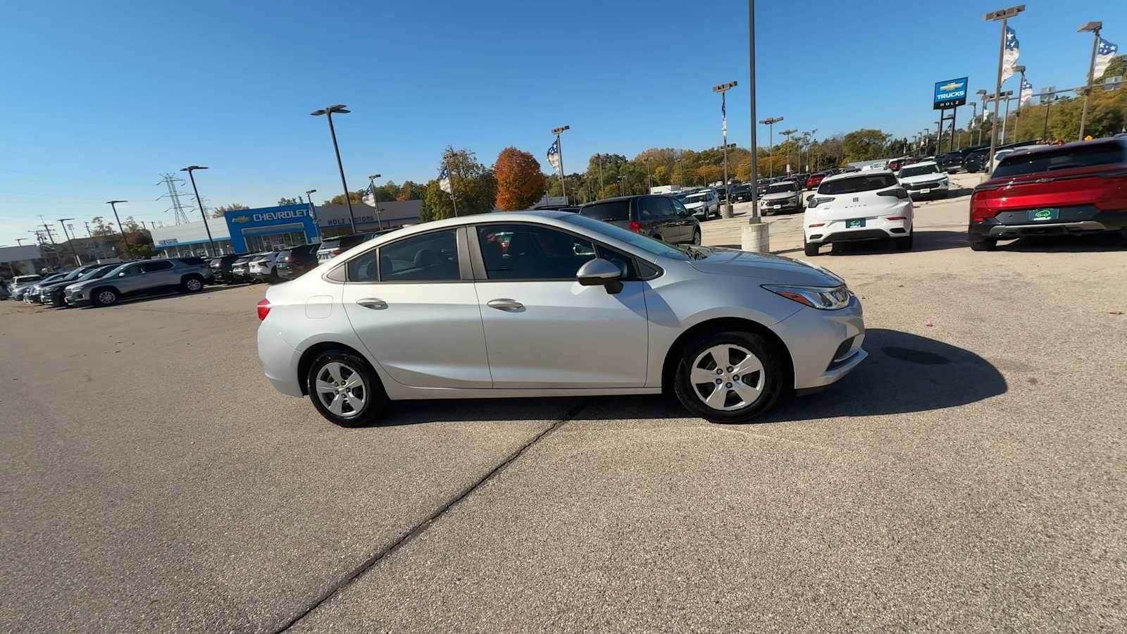 2017 Chevrolet Cruze LS - Photo 9