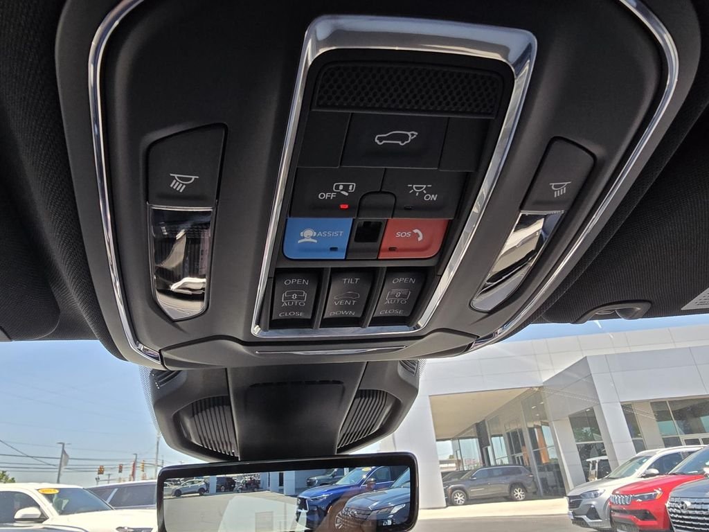 2026 Jeep Cherokee Overland - Photo 15