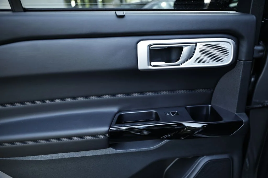 Used 2022 Carbonized Gray Metallic Ford Platinum image 24