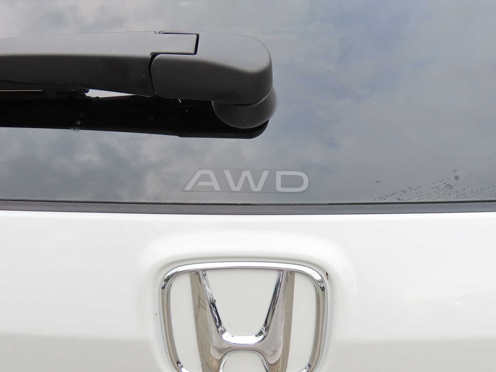 New 2026 Platinum White Pearl Honda LX image 8