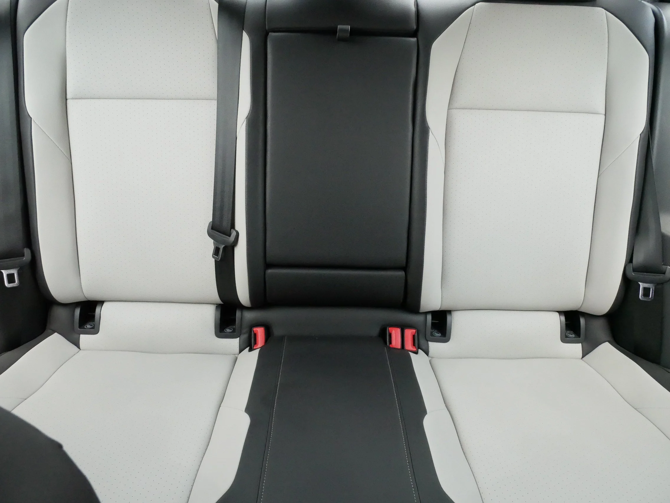 Used 2019 Deep Black Pearl Volkswagen R-Line image 13