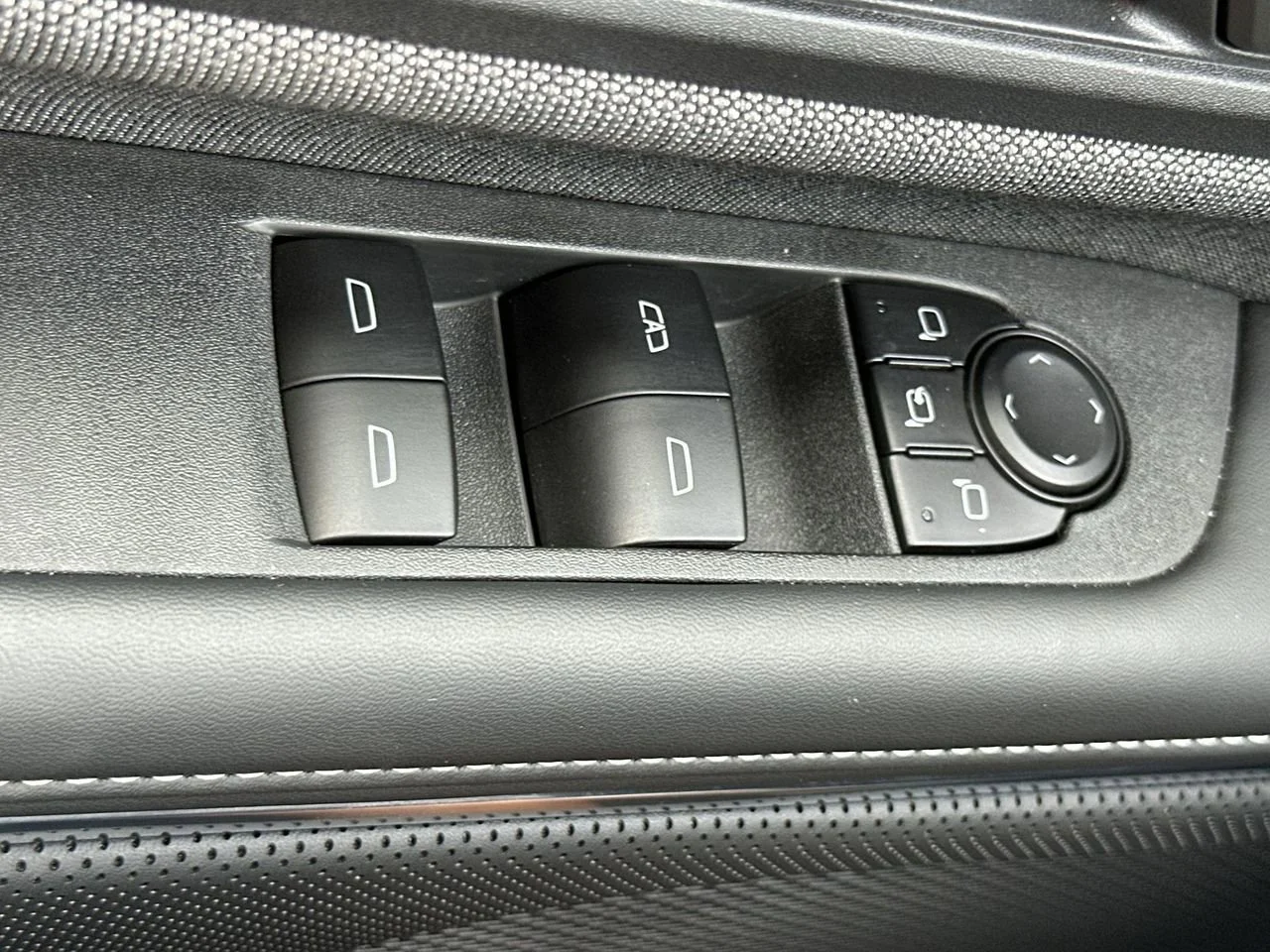 2026 GMC Sierra EV Elevation - Photo 17