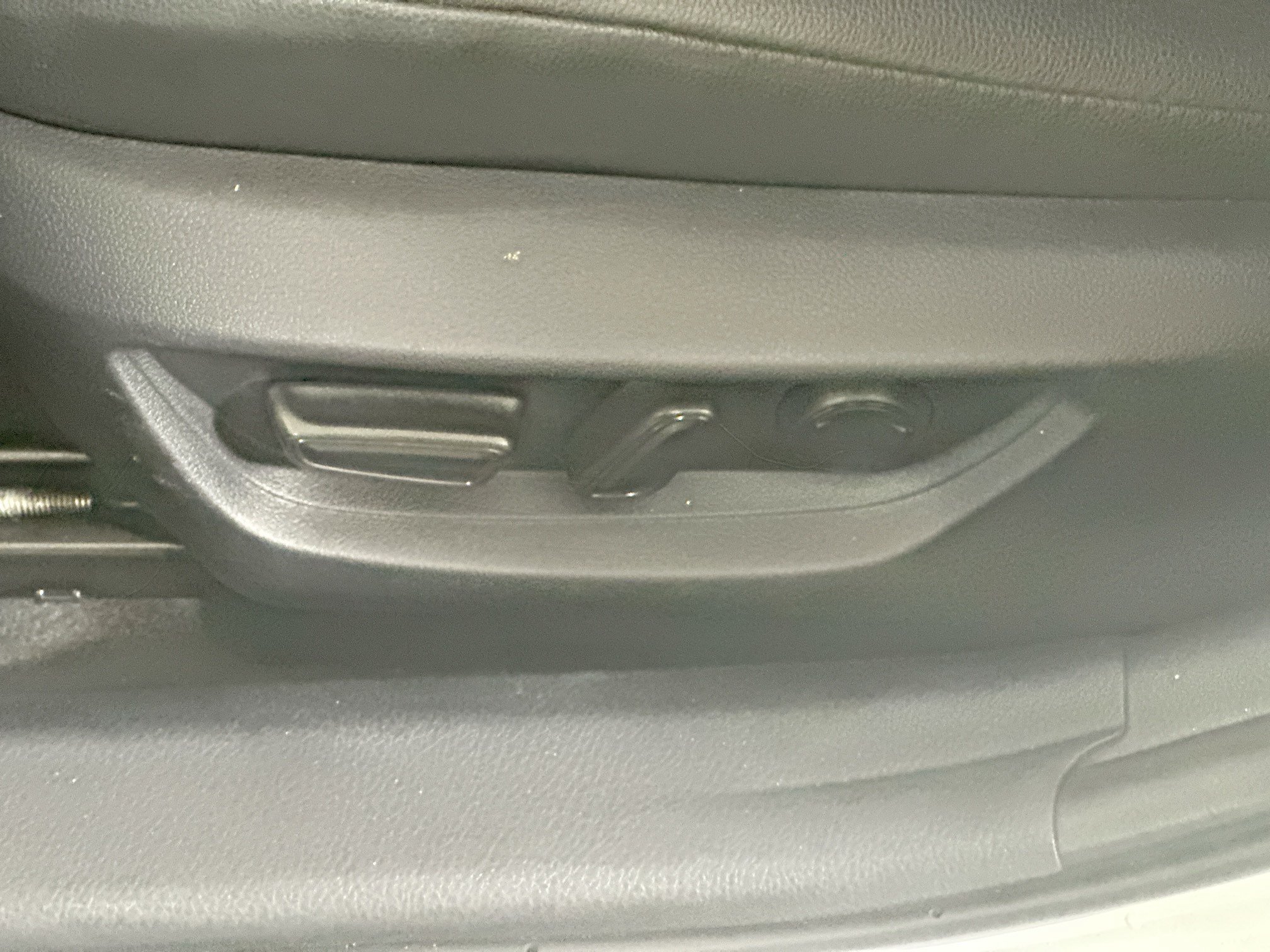 Used 2025 Pearl Toyota XSE image 13