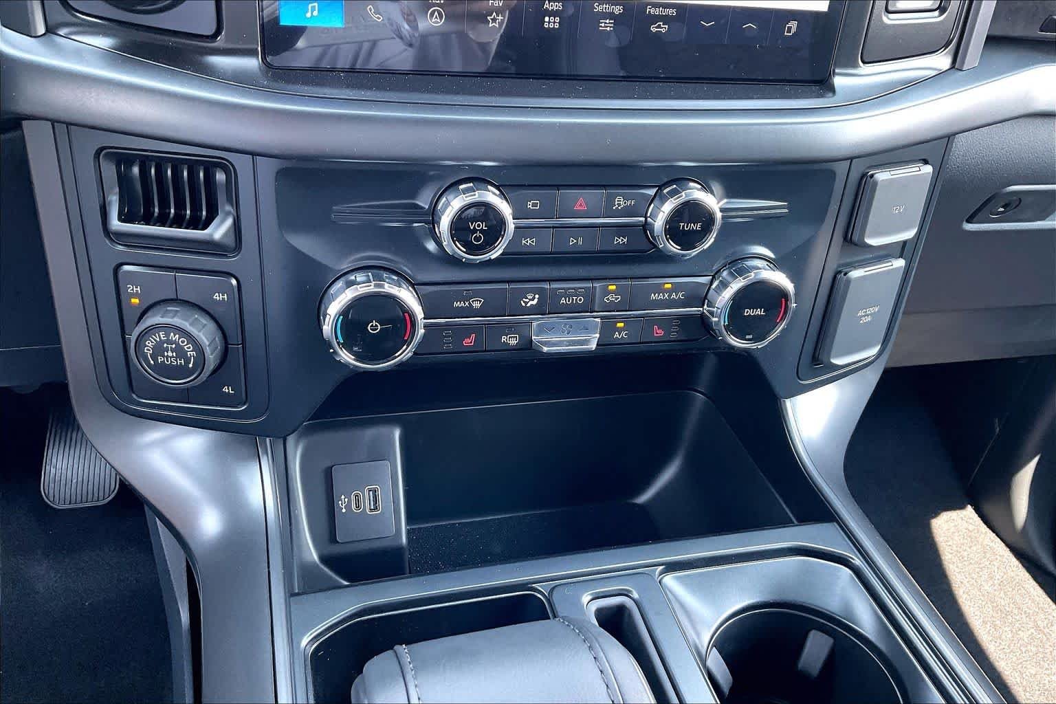 New 2026 Carbonized Gray Metallic Ford Tremor® image 17