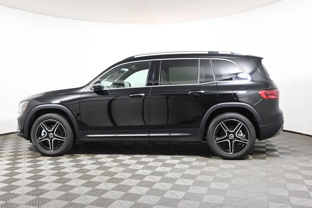 Used 2026 Black Mercedes-Benz GLB 250 image 2