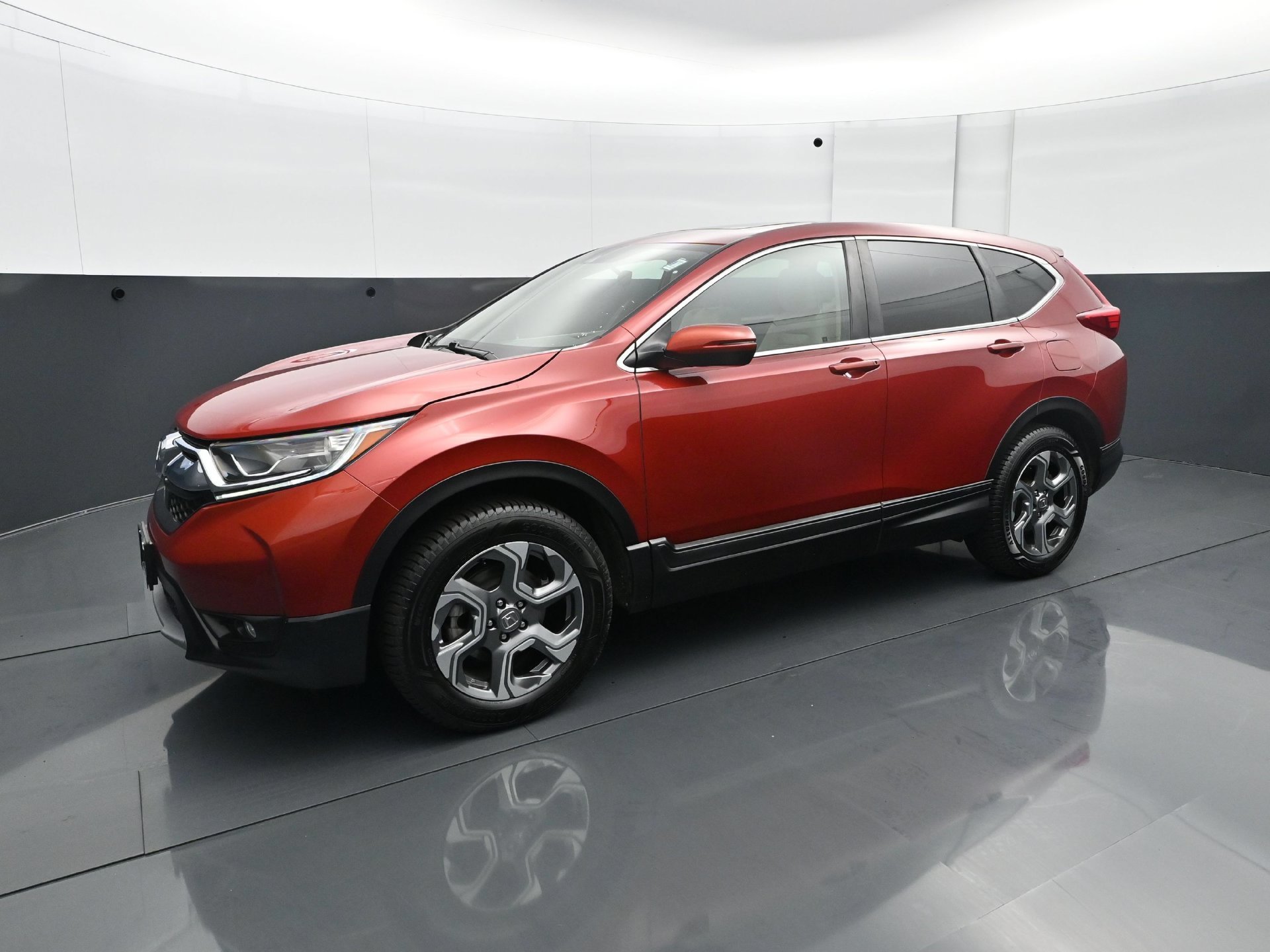 Used 2018 Honda CR-V EX with VIN 5J6RW2H56JL001102 for sale in South Saint Paul, Minnesota