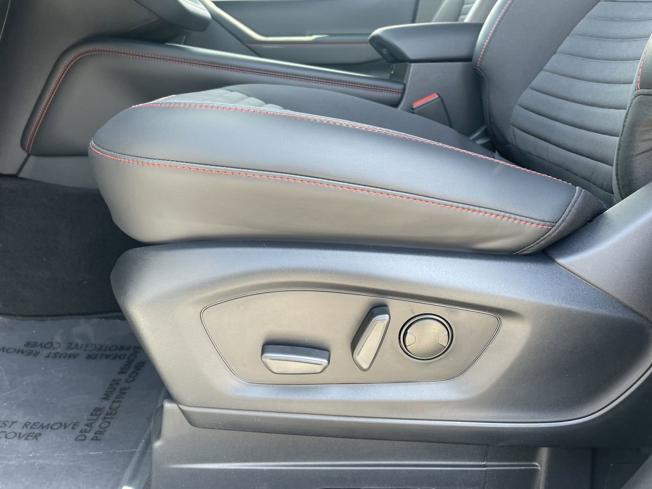 New 2026 Star White Metallic Tri-Coat Ford ST-Line image 19